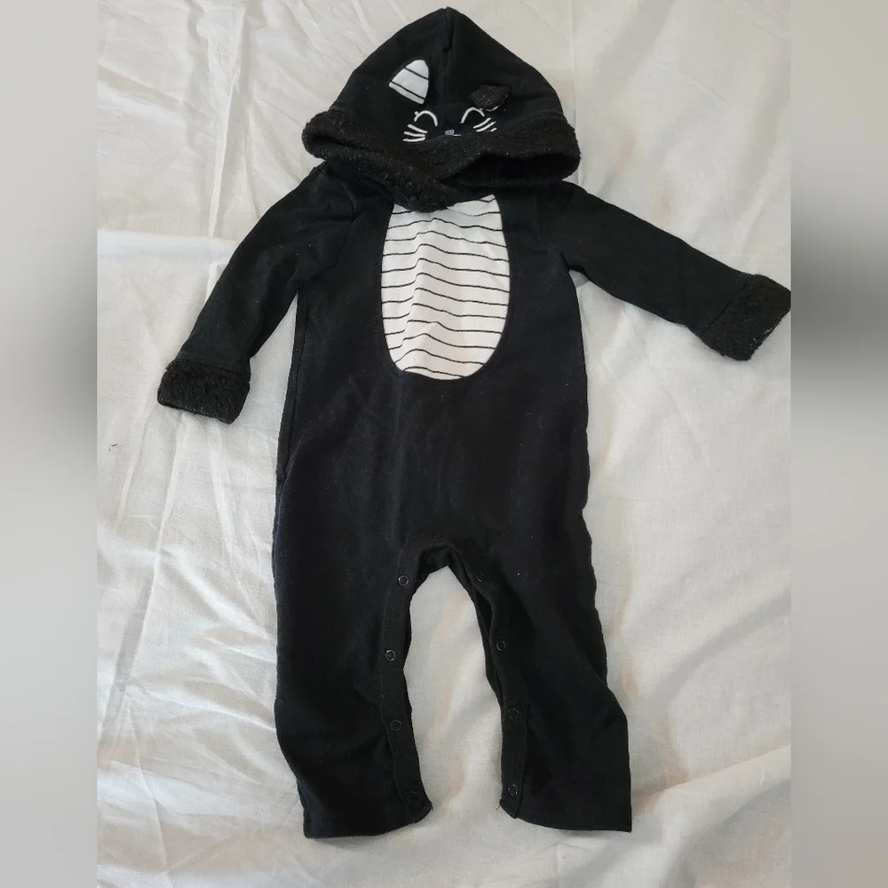 Cat & Jack black cat 1pc snap bottom outfit 6-9m